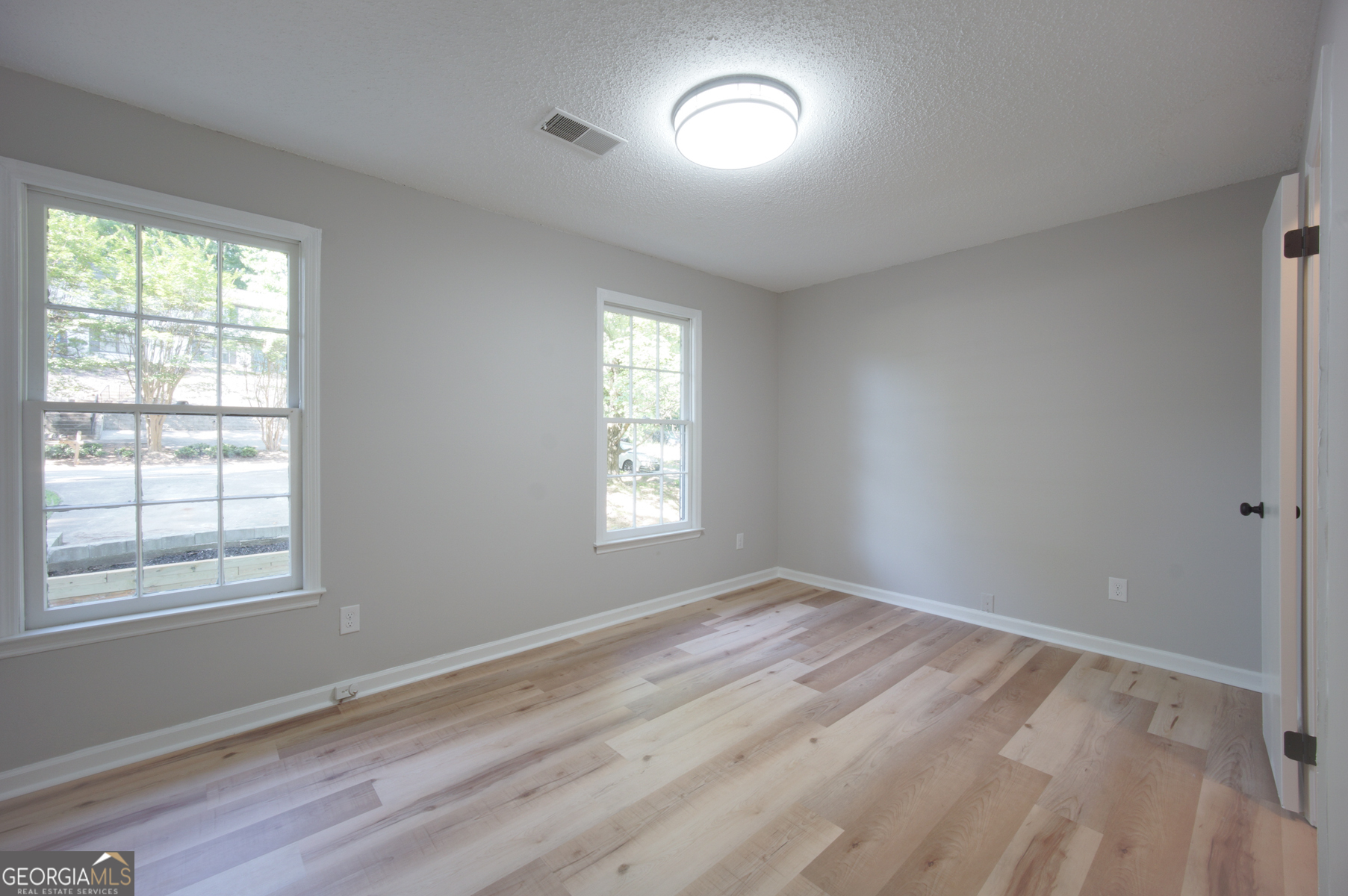 5645 Estates Court Property Photo 8