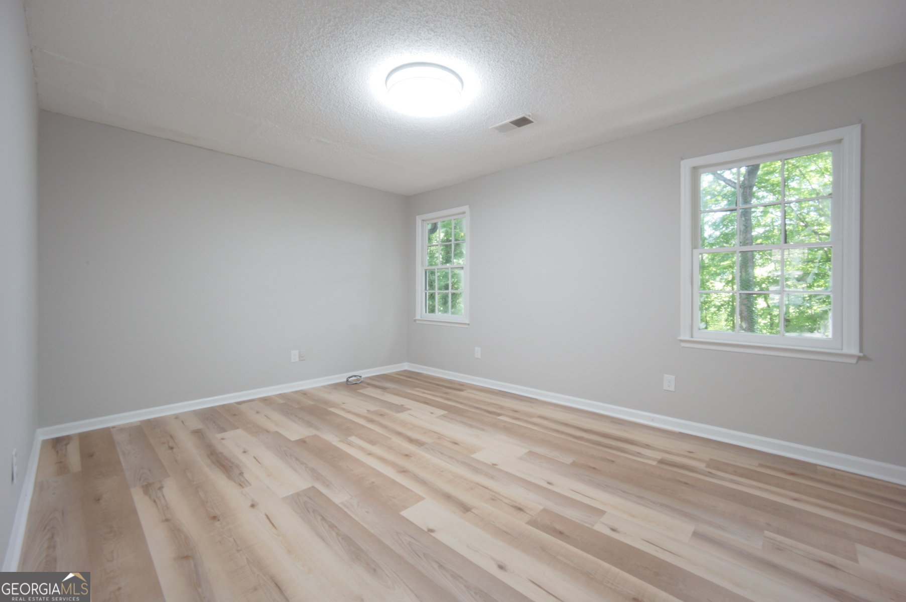 5645 Estates Court Property Photo 12