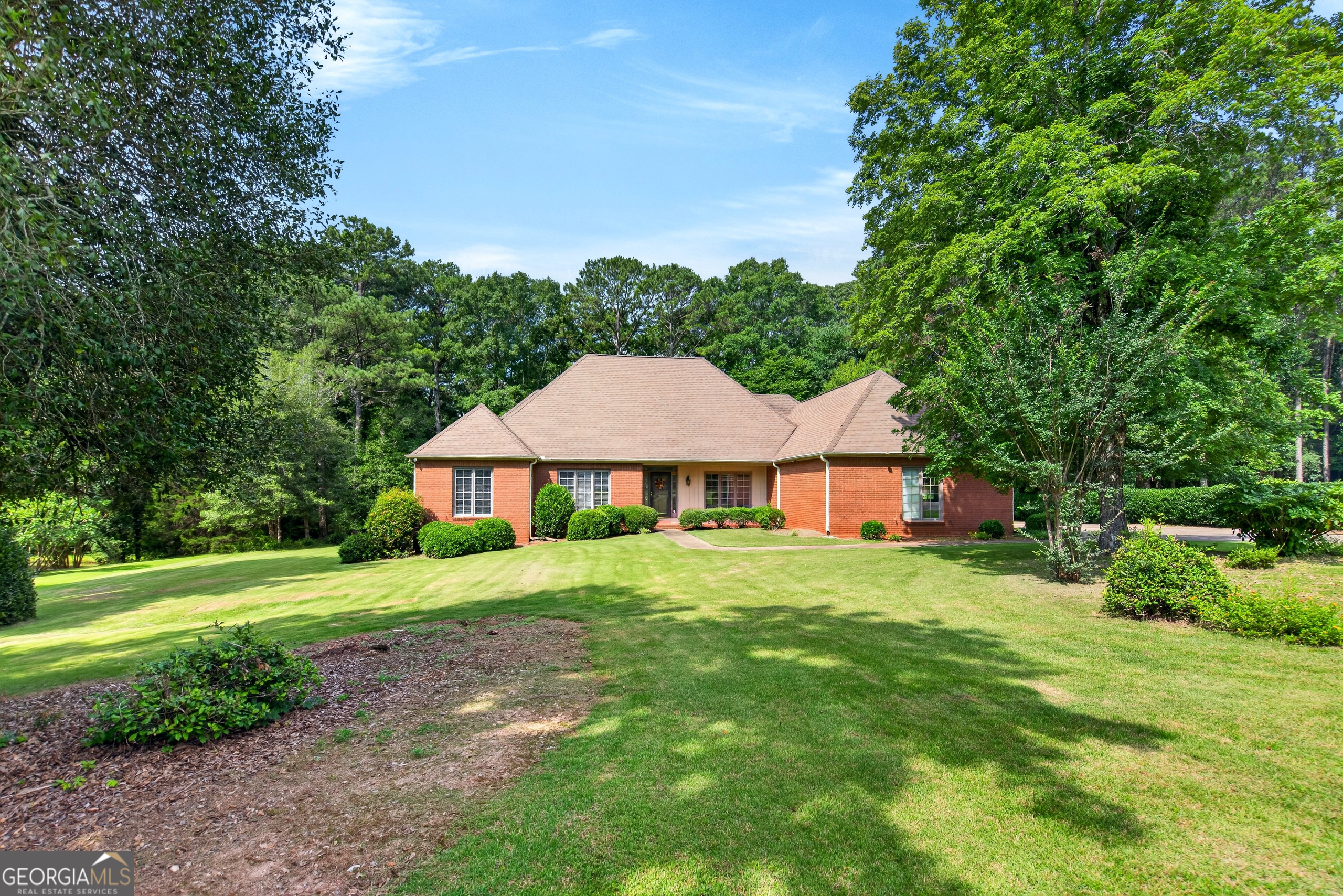 413 Ashford Circle Property Photo 1
