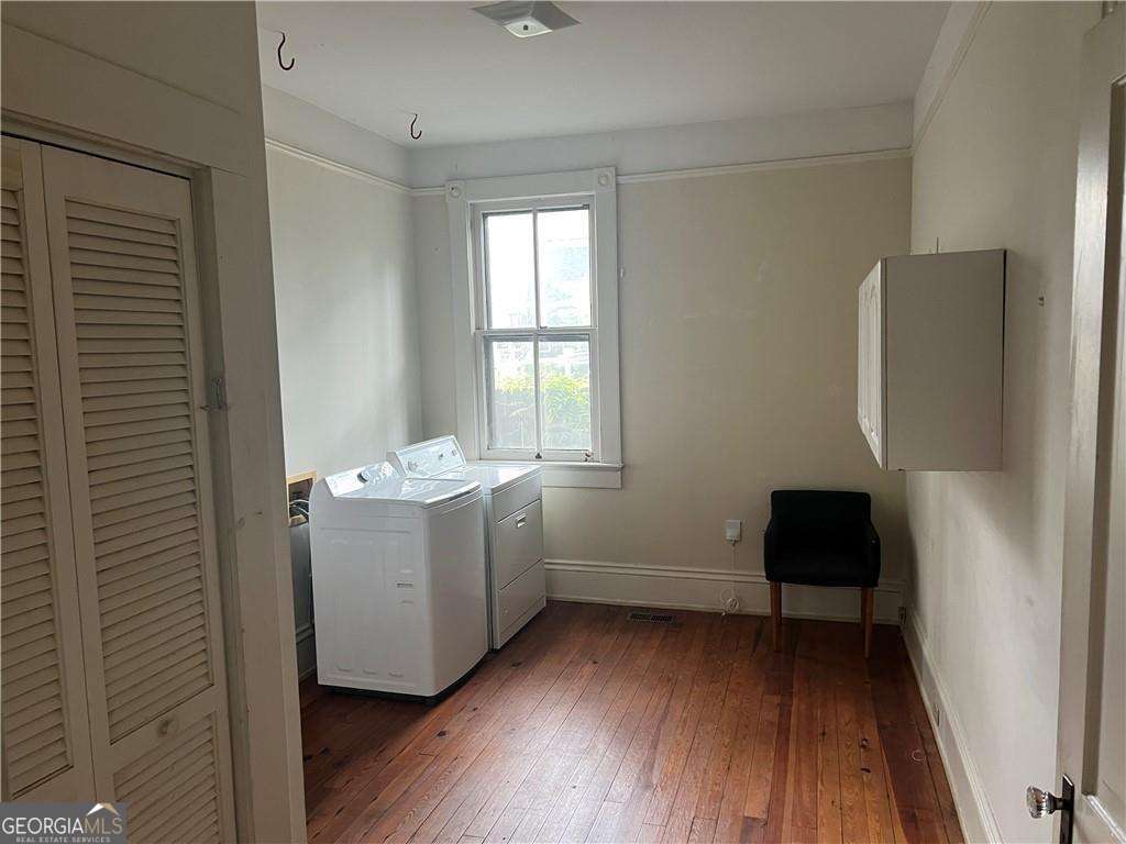 1353 La France Street Ne Property Photo 9