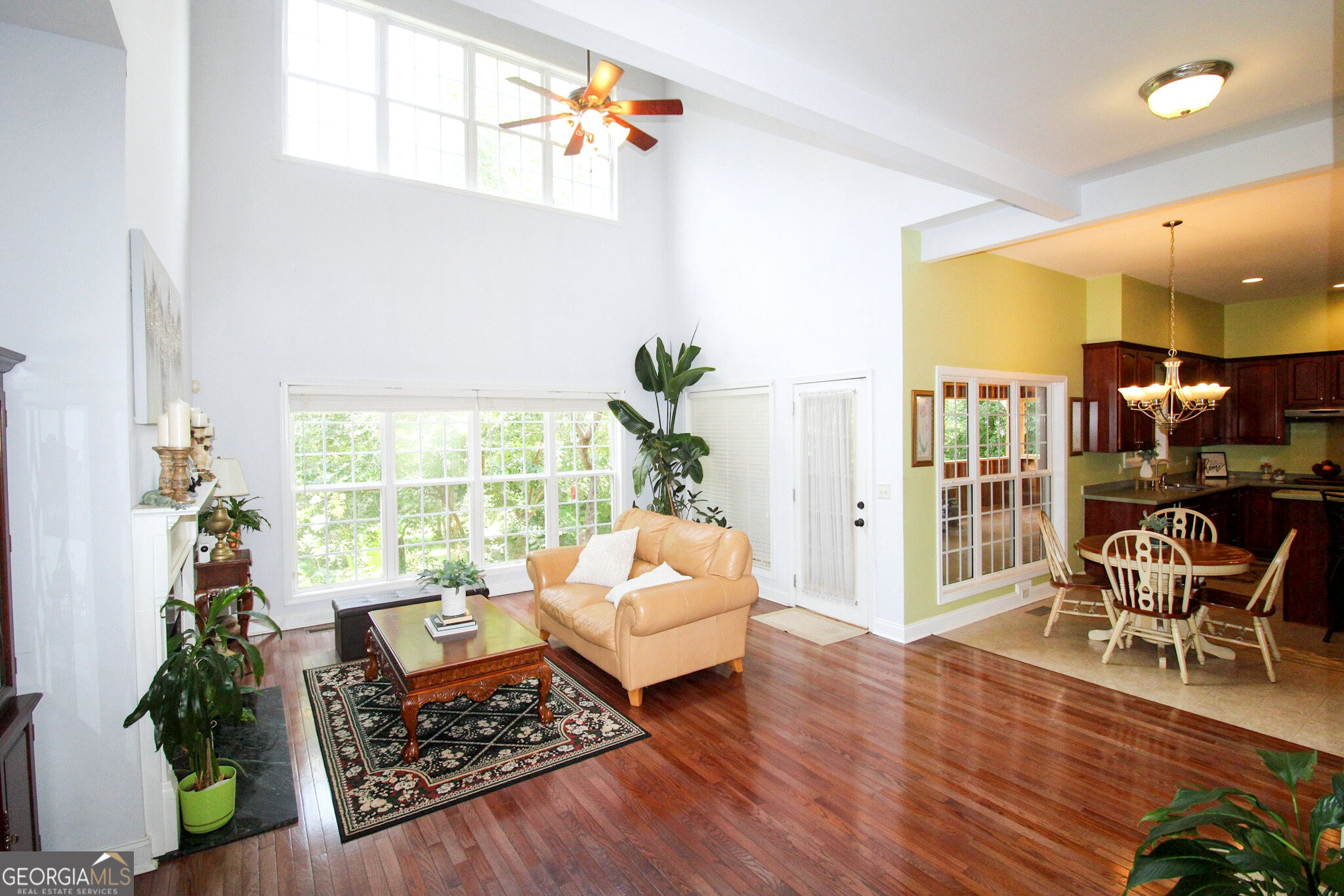 12216 Edgewater Drive Property Photo 4