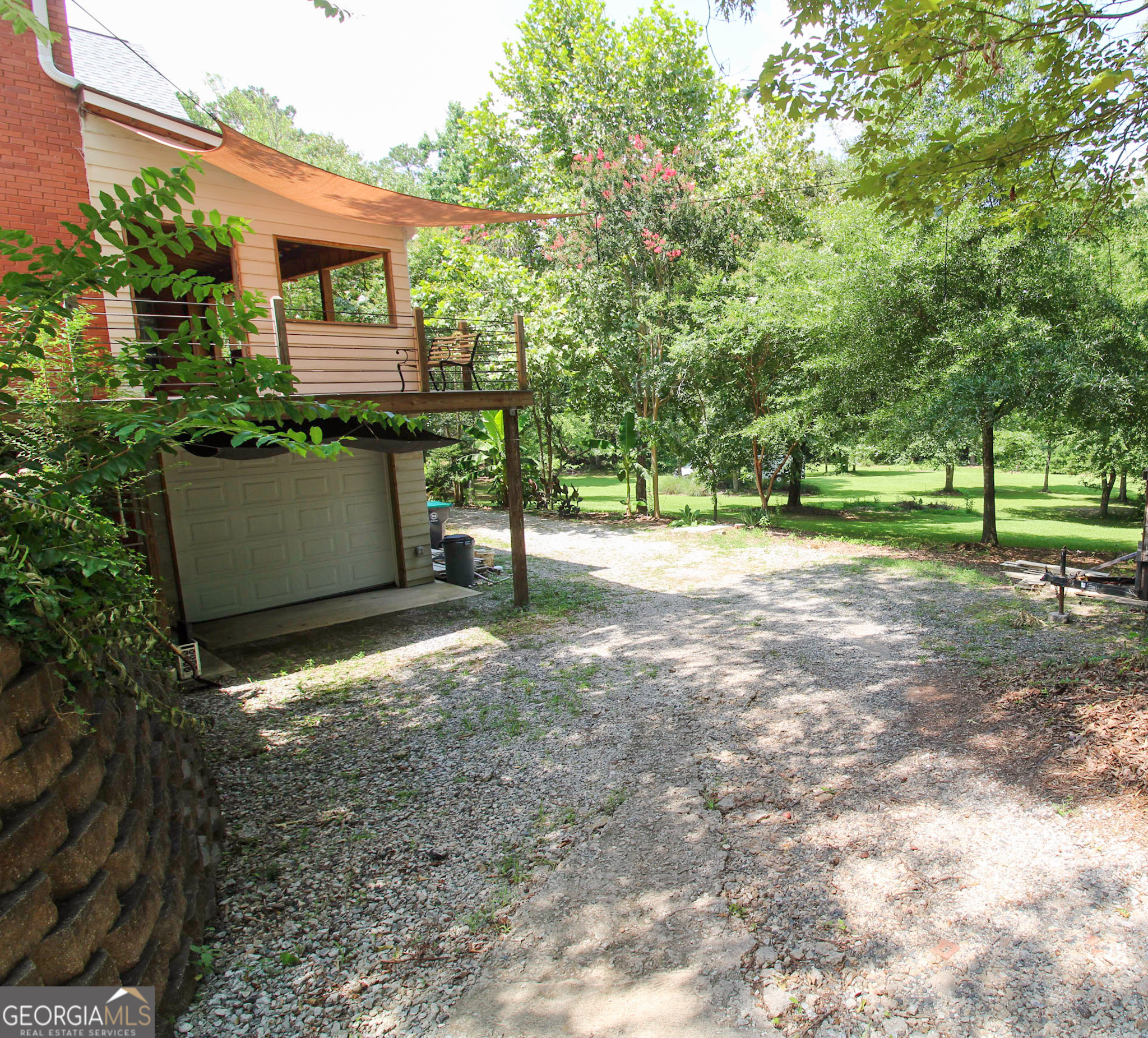 12216 Edgewater Drive Property Photo 6