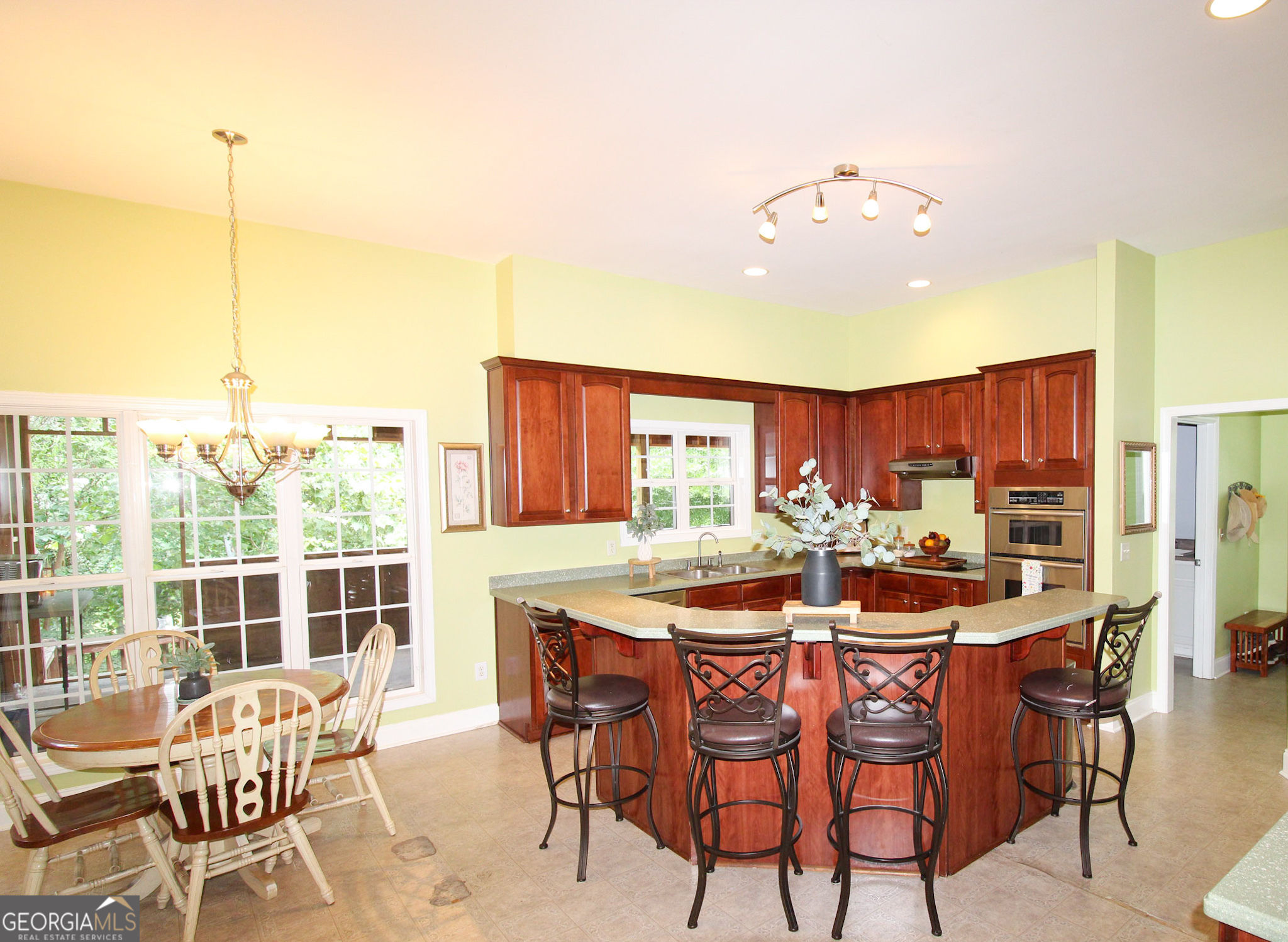 12216 Edgewater Drive Property Photo 15