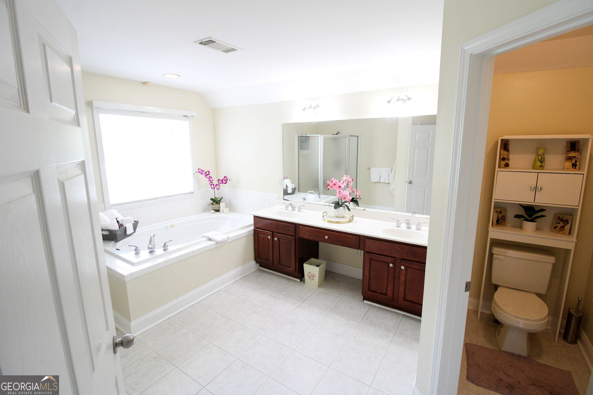12216 Edgewater Drive Property Photo 17