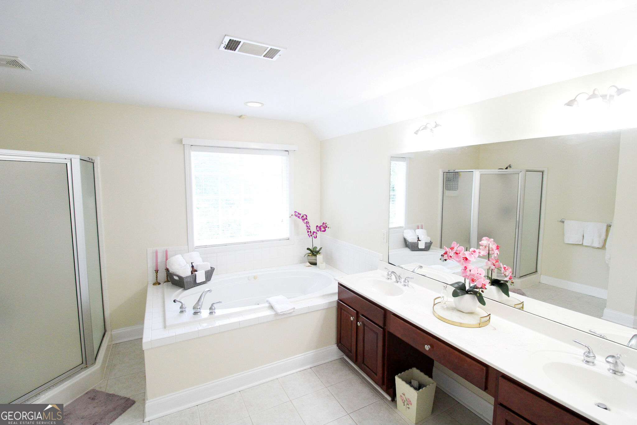 12216 Edgewater Drive Property Photo 18