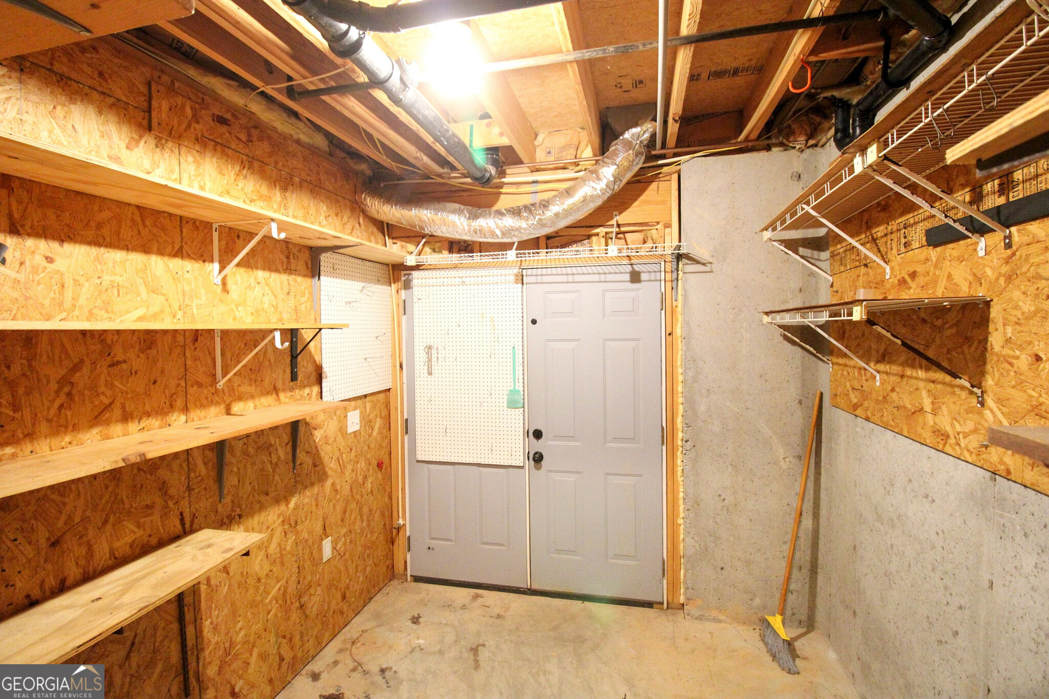 12216 Edgewater Drive Property Photo 25