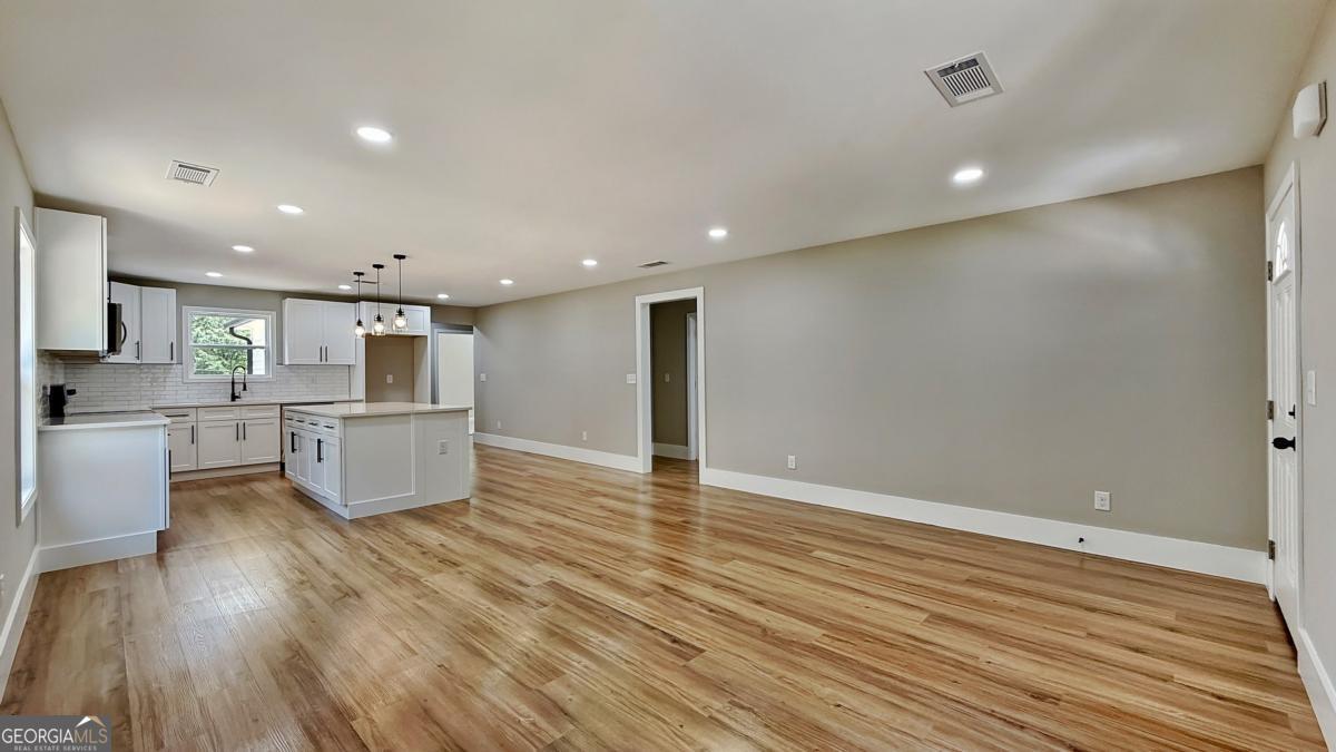 10 Roseway Circle Ne Property Photo 9