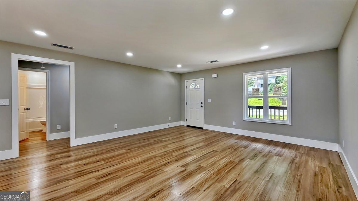 10 Roseway Circle Ne Property Photo 10