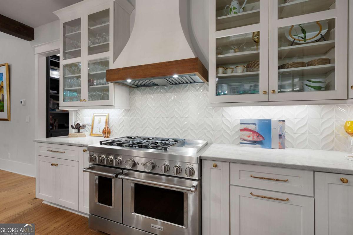 87 Whisper Place Property Photo 12