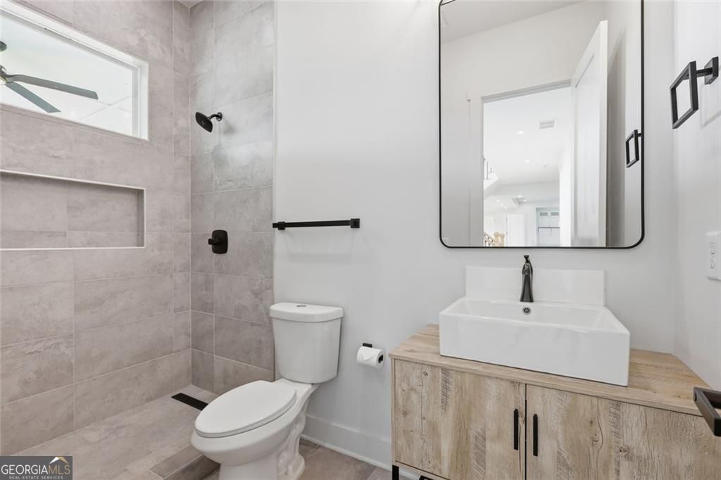 5746 Avalon Commons Way Property Photo 28