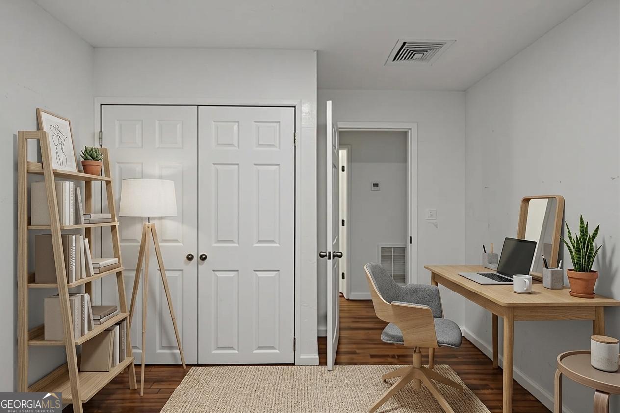 6135 Holiday Boulevard Property Photo 3