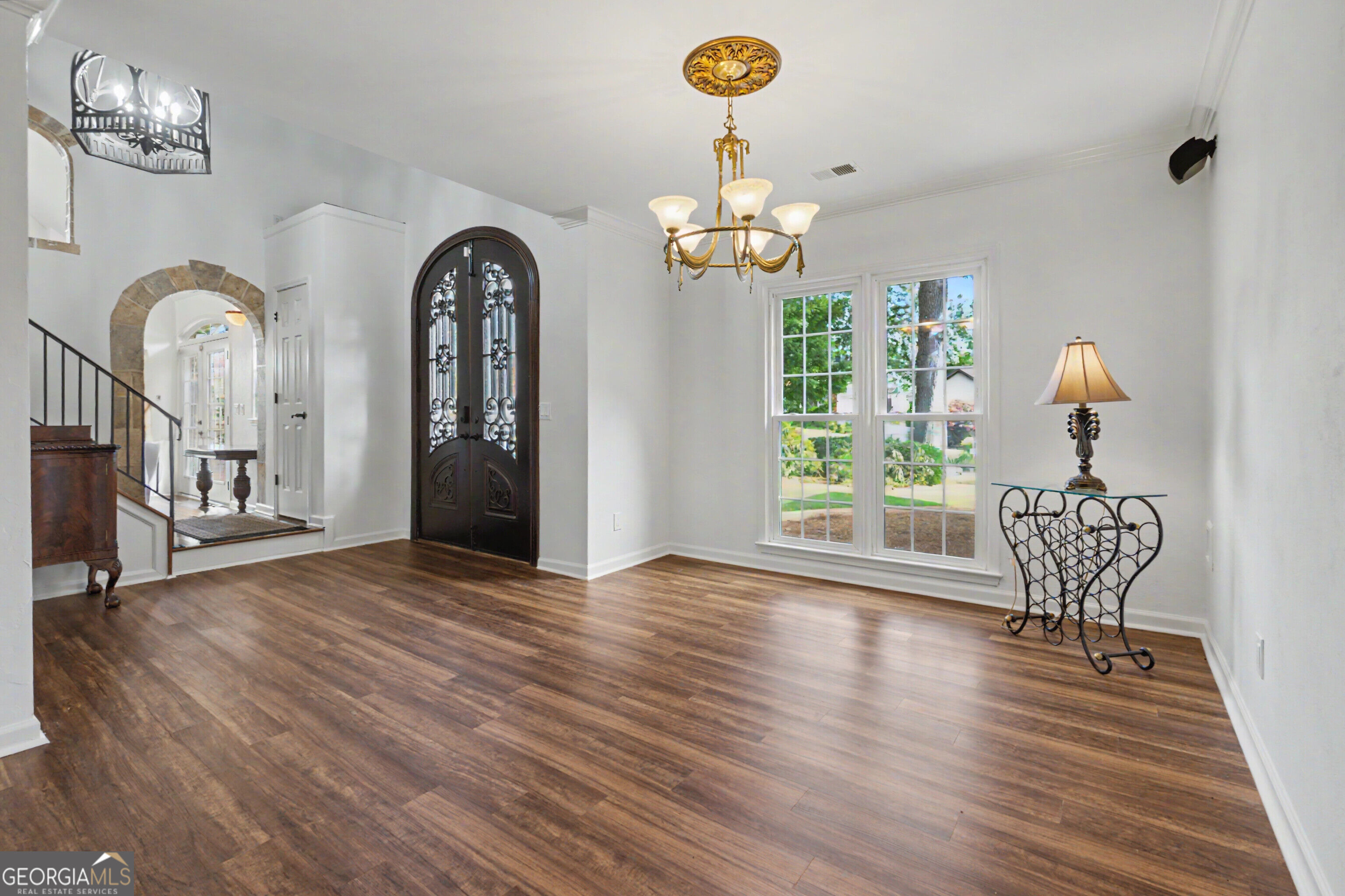 360 Oak Terrace Property Photo 8