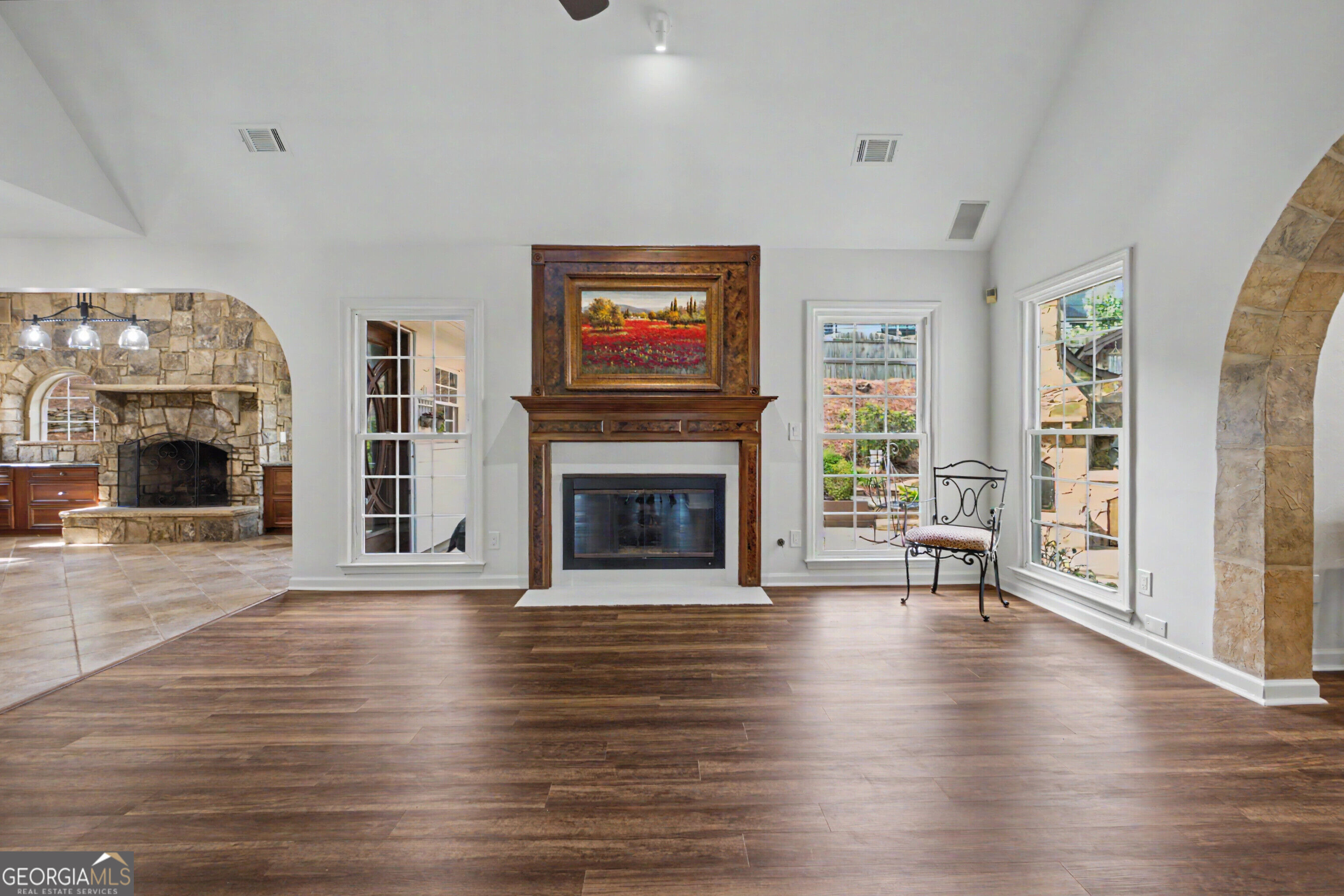 360 Oak Terrace Property Photo 9