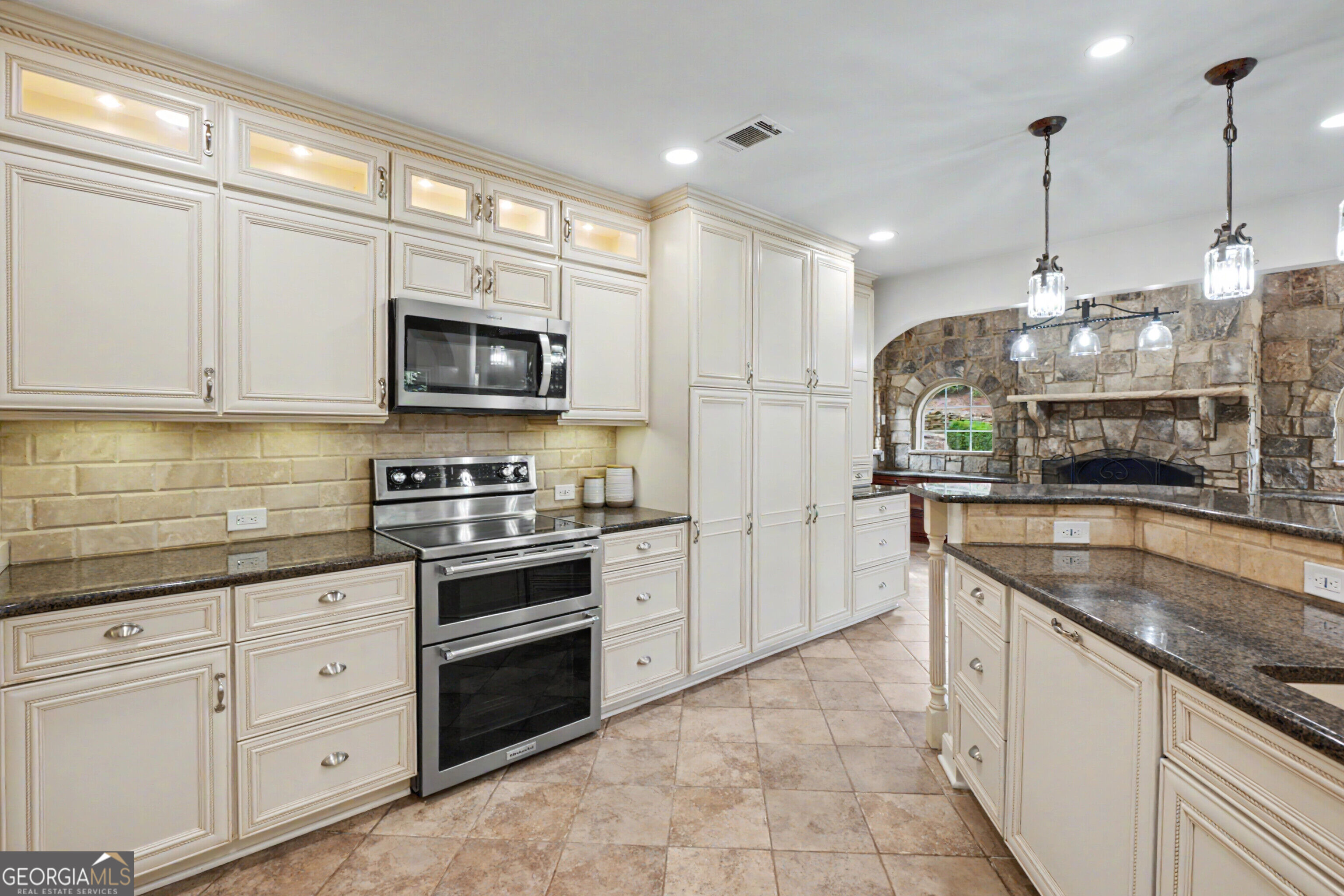 360 Oak Terrace Property Photo 15