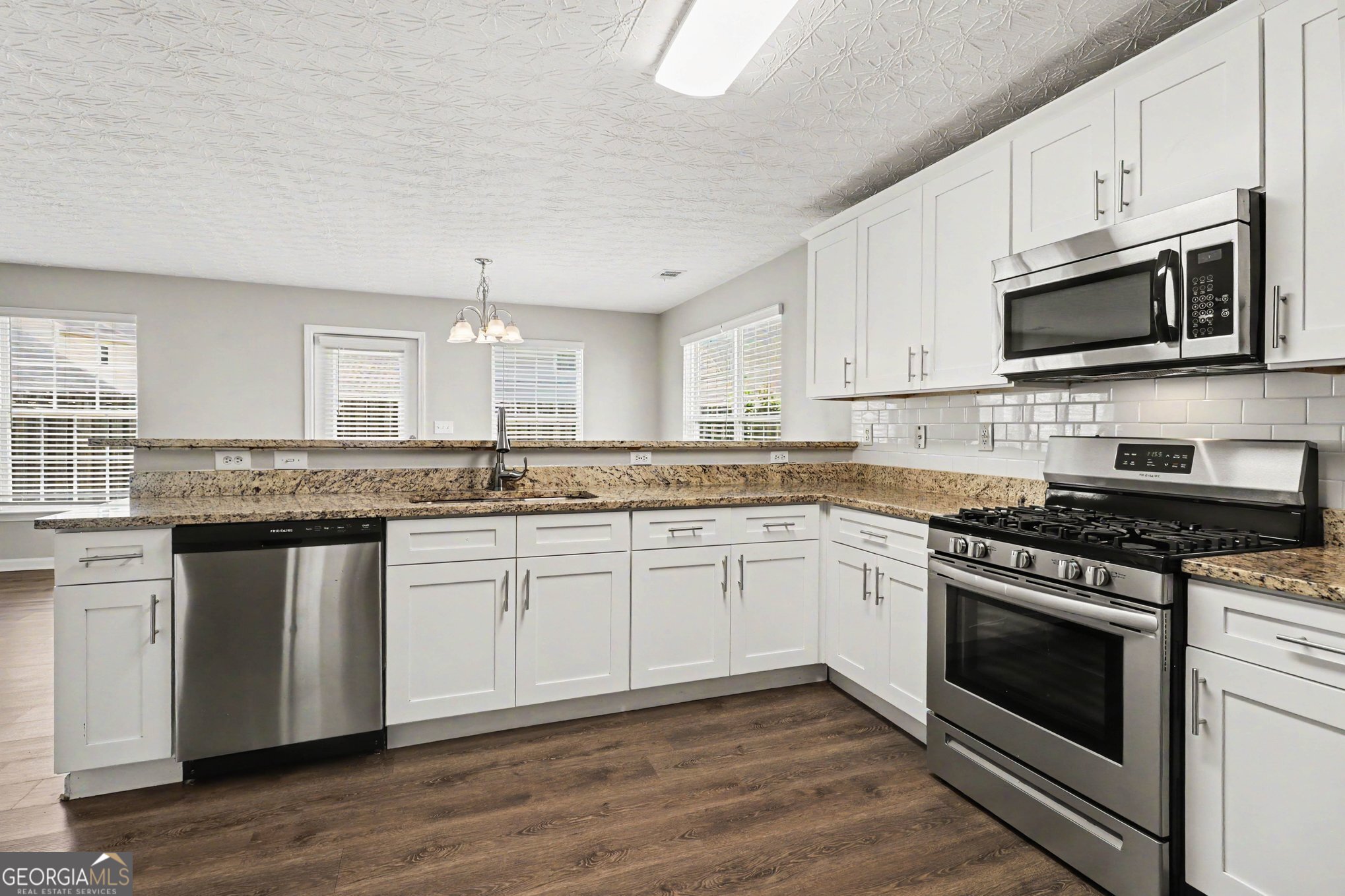 48 Chalet Crossing Property Photo 8