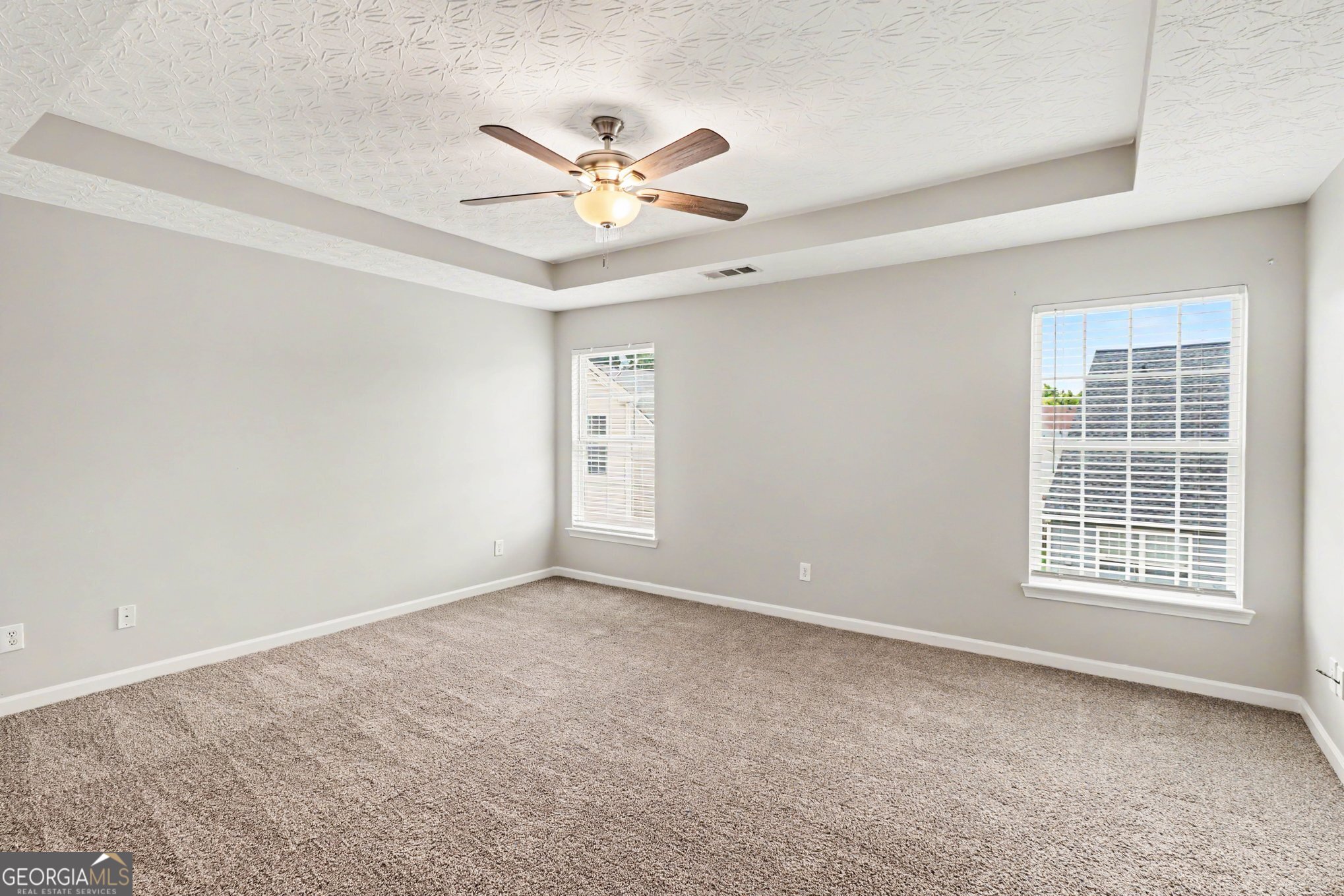 48 Chalet Crossing Property Photo 11