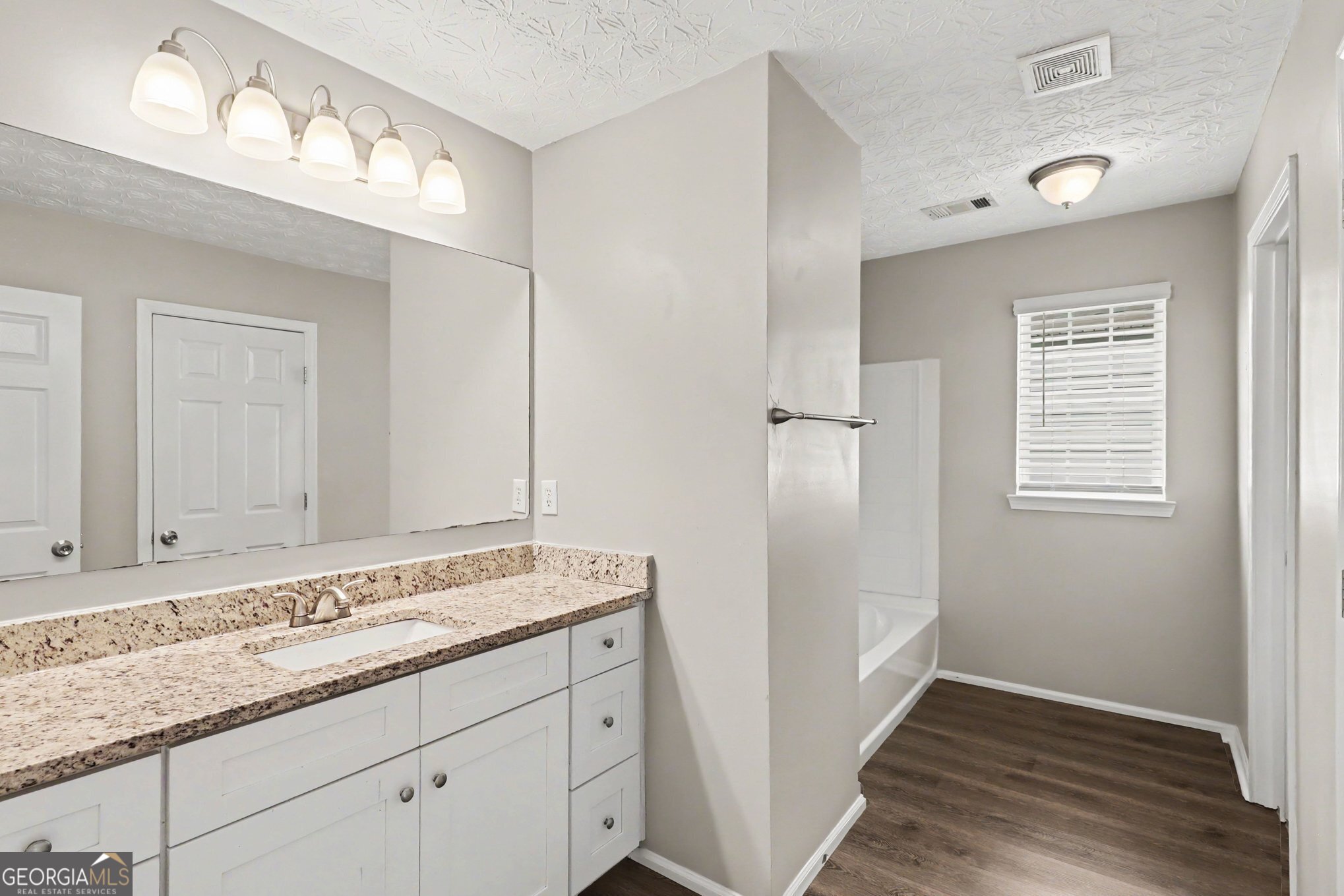 48 Chalet Crossing Property Photo 13