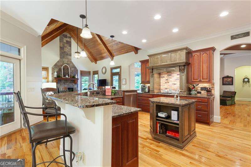 1900 Danforth Pointe Drive Ne Property Photo 17