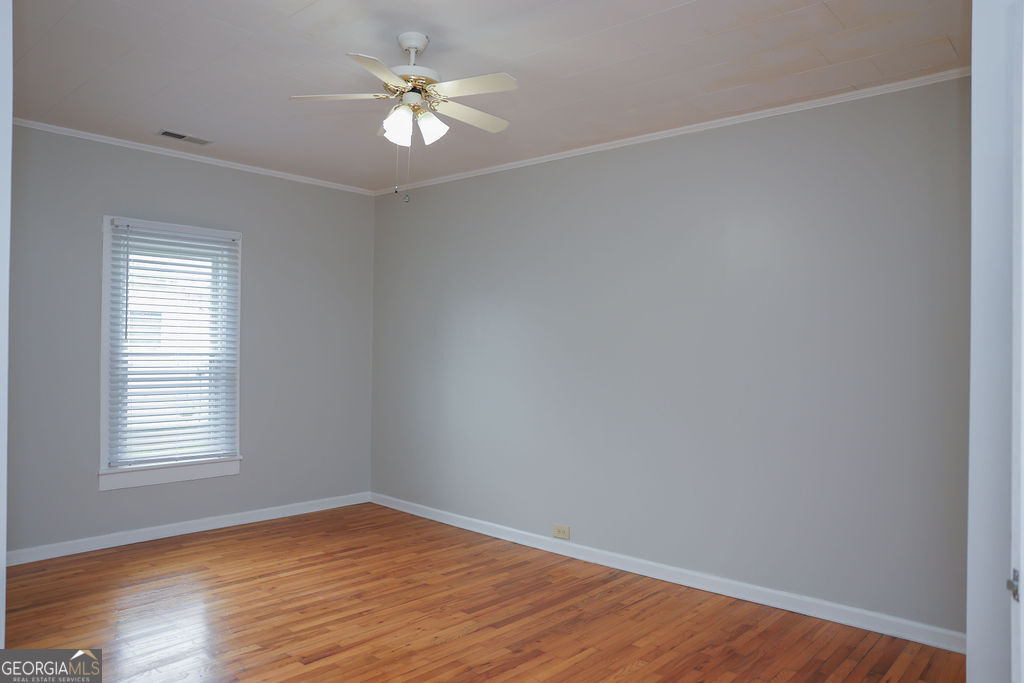 108 W 10th Street Property Photo 16