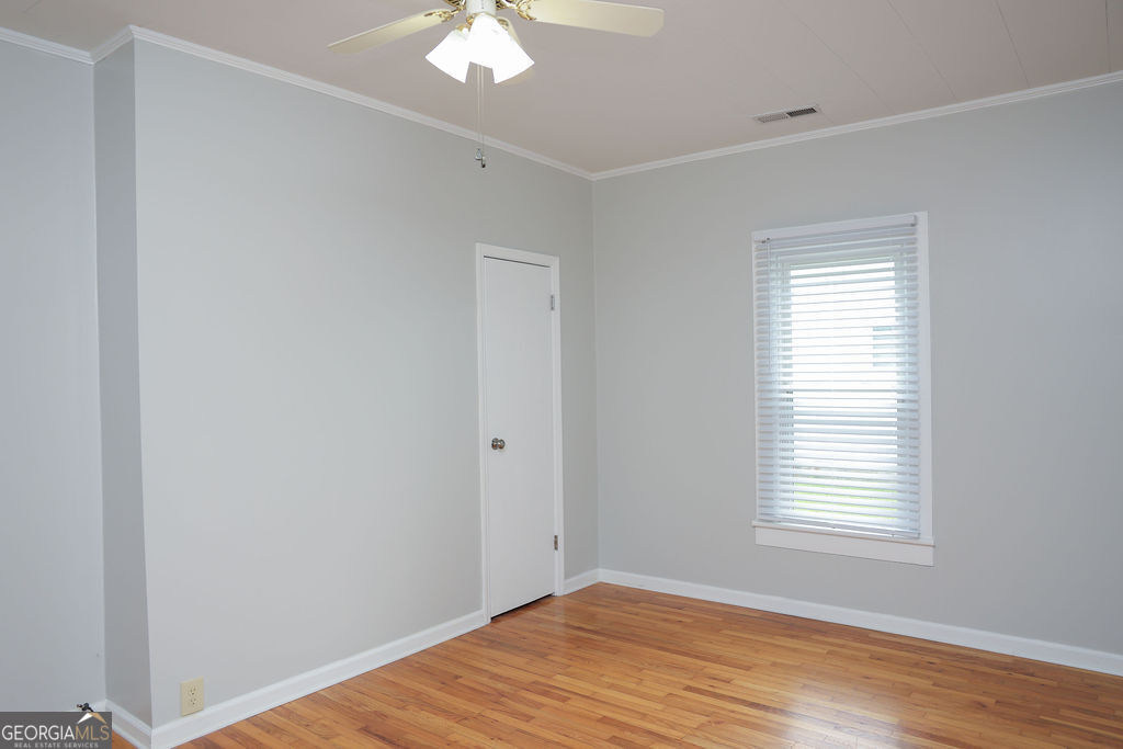 108 W 10th Street Property Photo 18