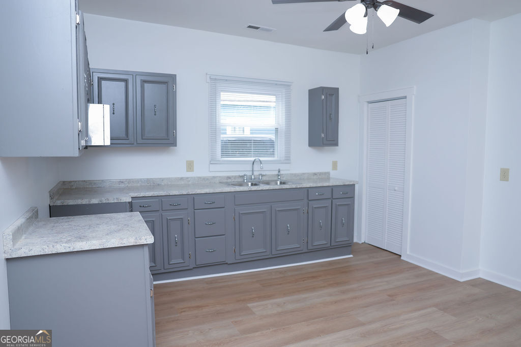 108 W 10th Street Property Photo 19