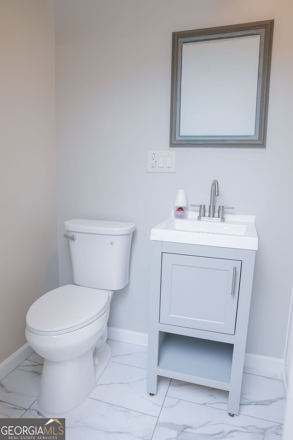 108 W 10th Street Property Photo 33