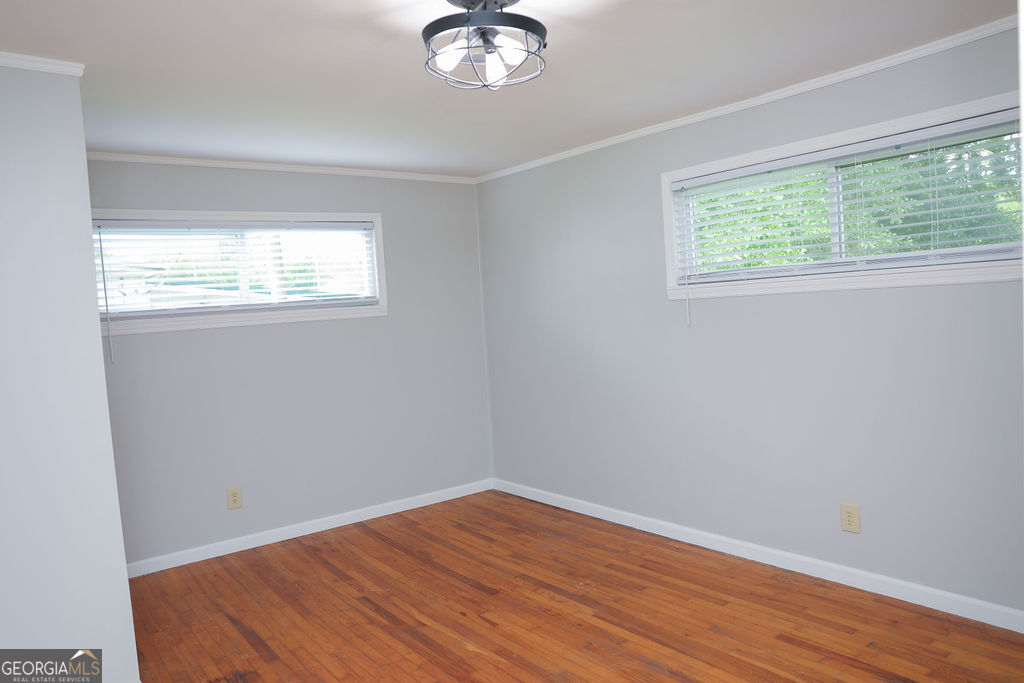108 W 10th Street Property Photo 35
