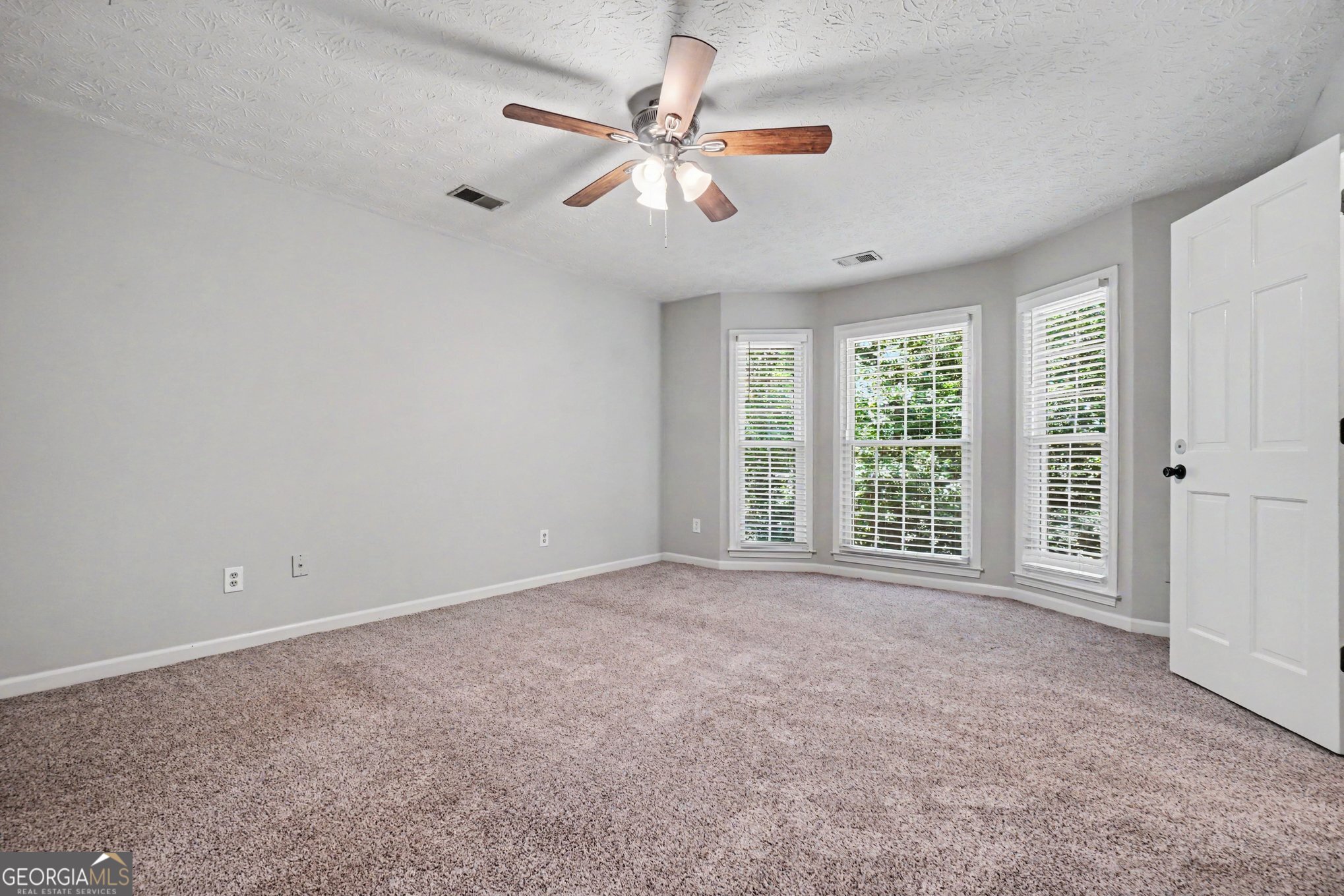 30 Flint Ridge Drive Se Property Photo 16