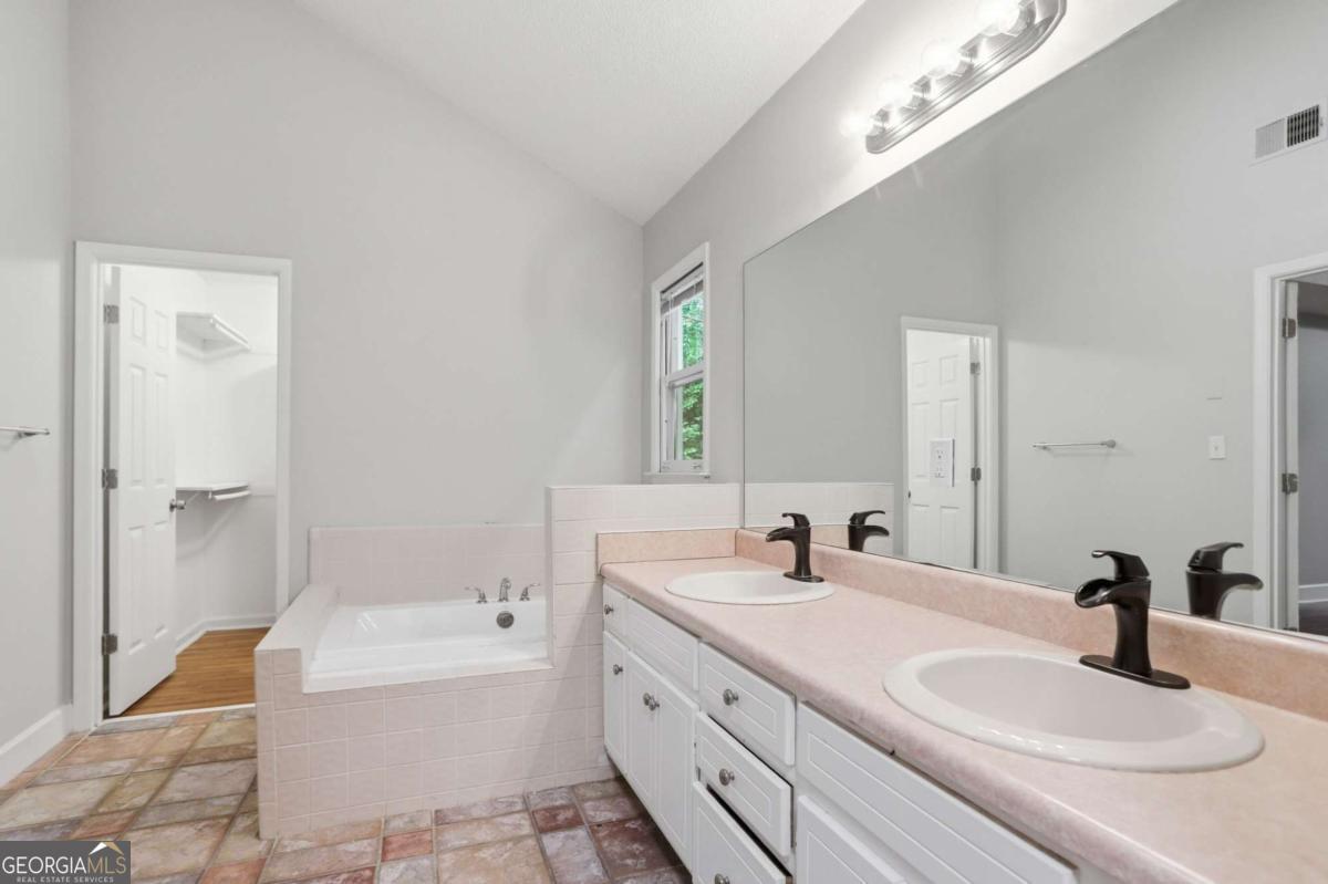104 Ashland Trail Property Photo 33