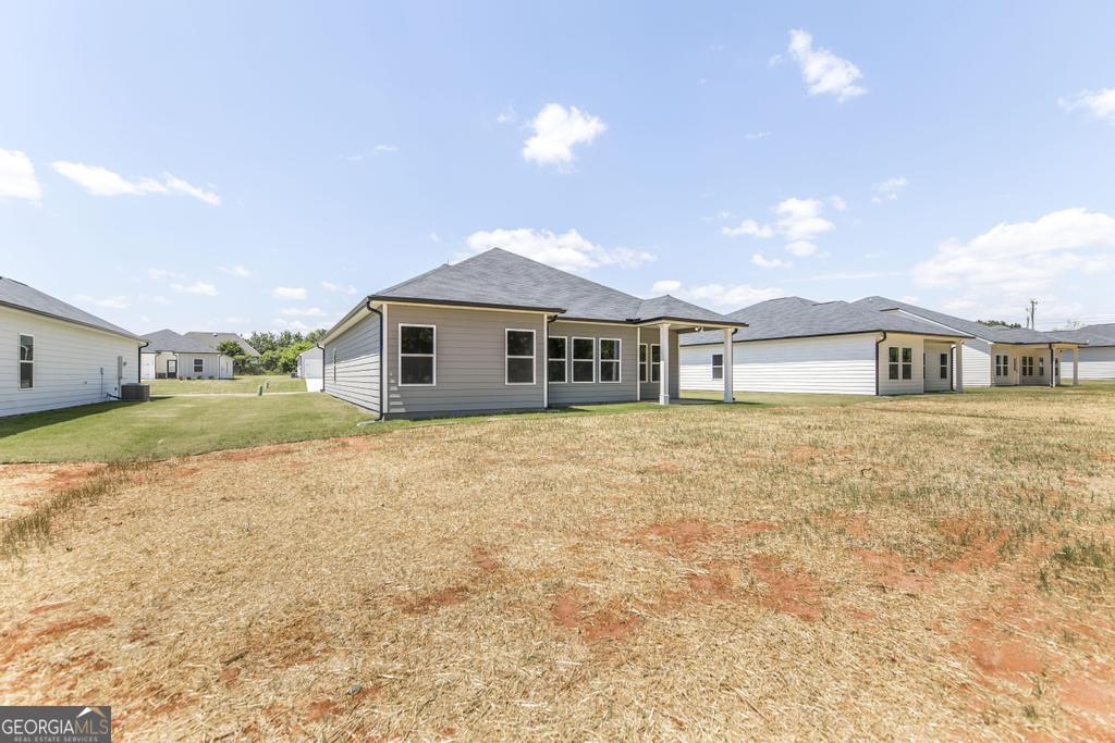 303 Georgian Walk Property Photo 5