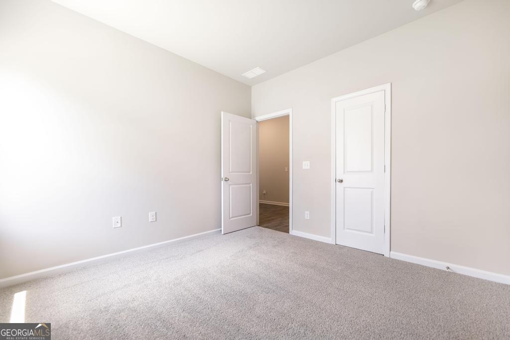 303 Georgian Walk Property Photo 7