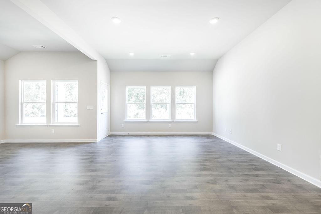 303 Georgian Walk Property Photo 14