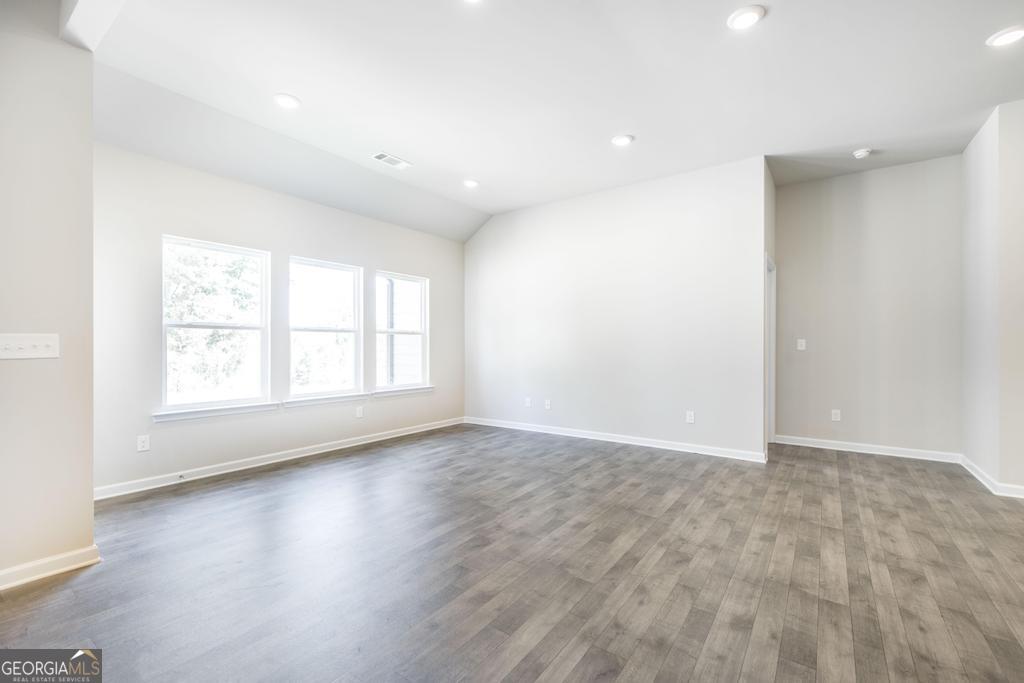 303 Georgian Walk Property Photo 15