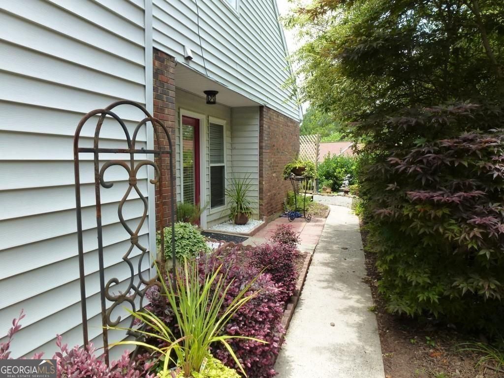3145 Cape Circle Property Photo 3