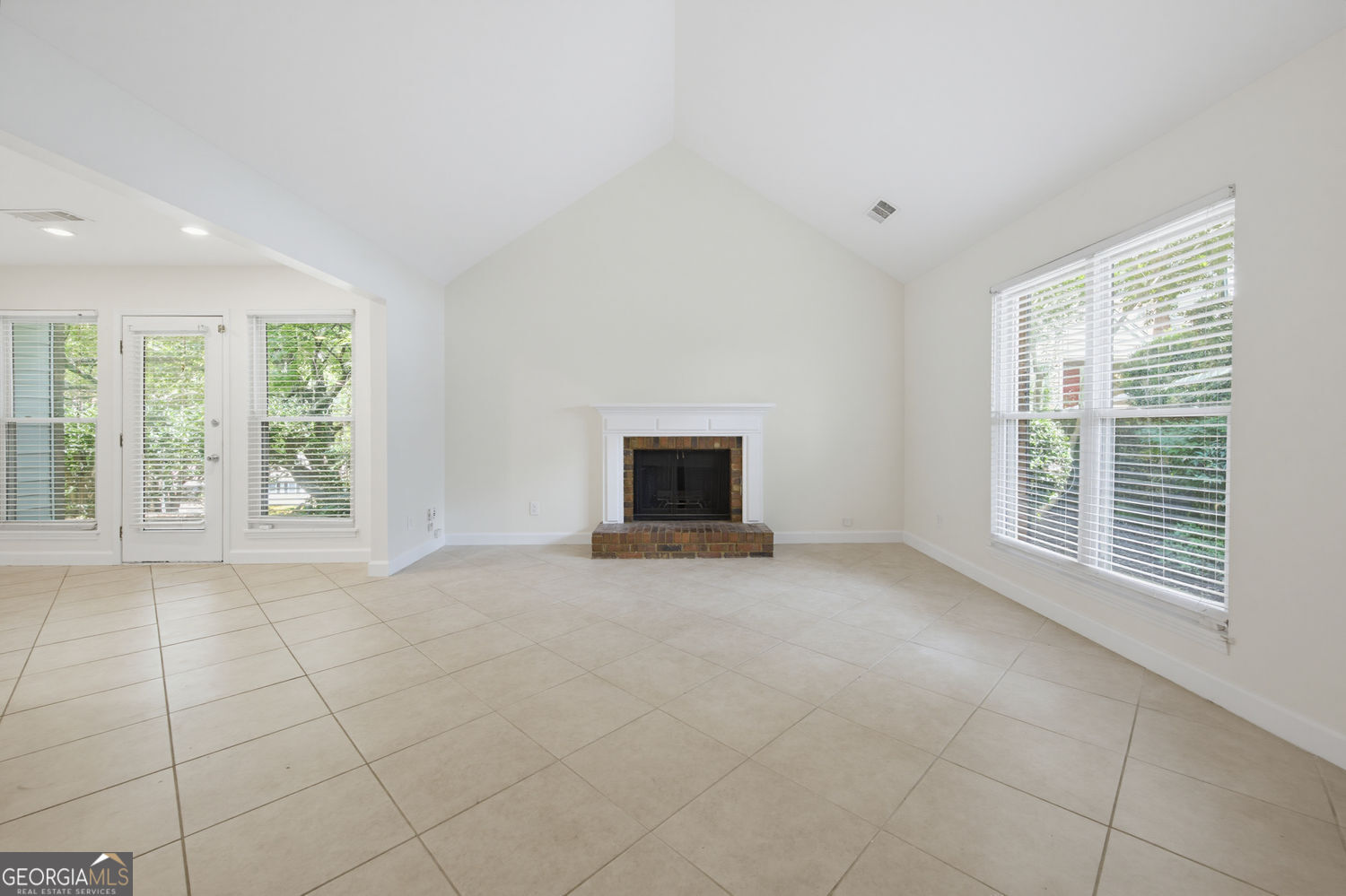 3145 Cape Circle Property Photo 4