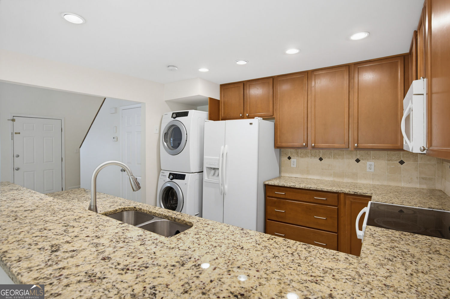 3145 Cape Circle Property Photo 7