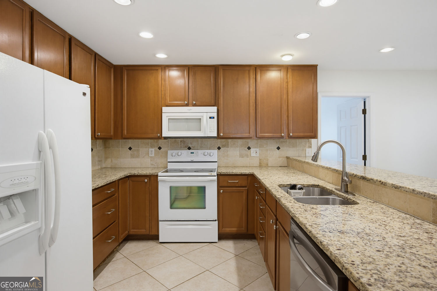 3145 Cape Circle Property Photo 9
