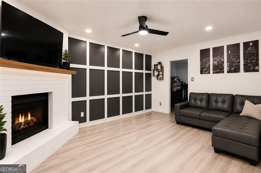 3990 Skidmore Court Property Photo 6