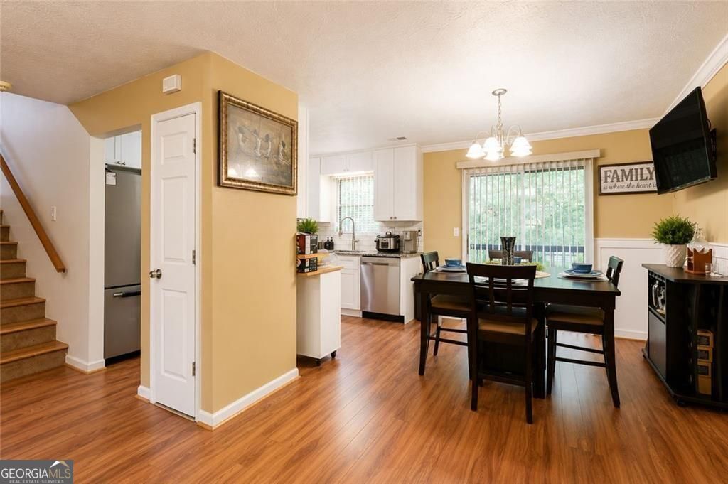 3990 Skidmore Court Property Photo 7
