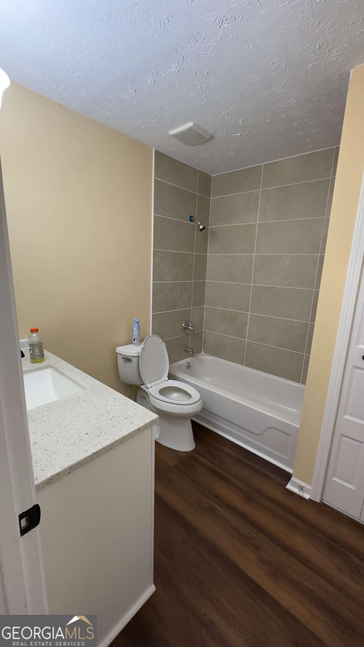 1051 Mariners Court Property Photo 6