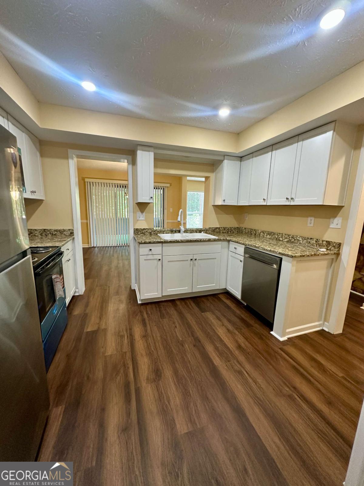 1051 Mariners Court Property Photo 8