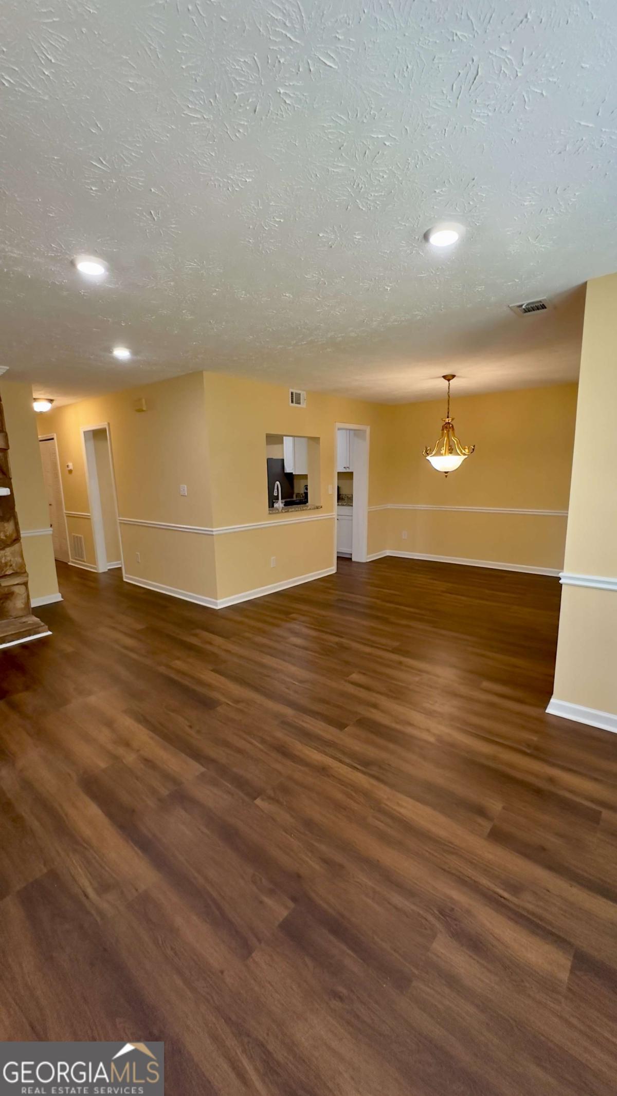 1051 Mariners Court Property Photo 11