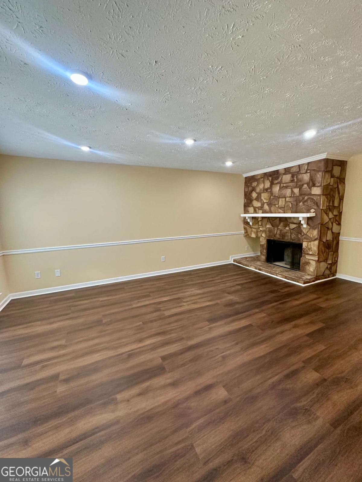 1051 Mariners Court Property Photo 13
