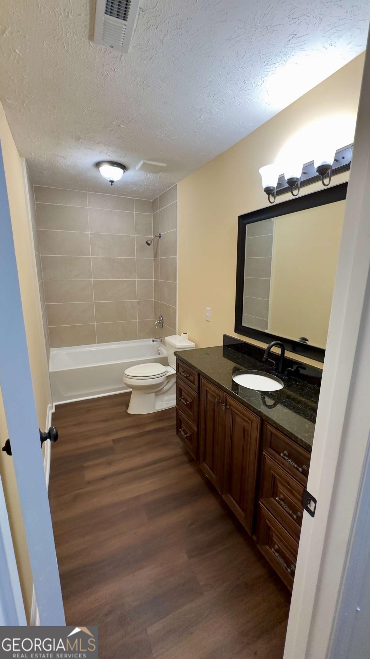1051 Mariners Court Property Photo 17