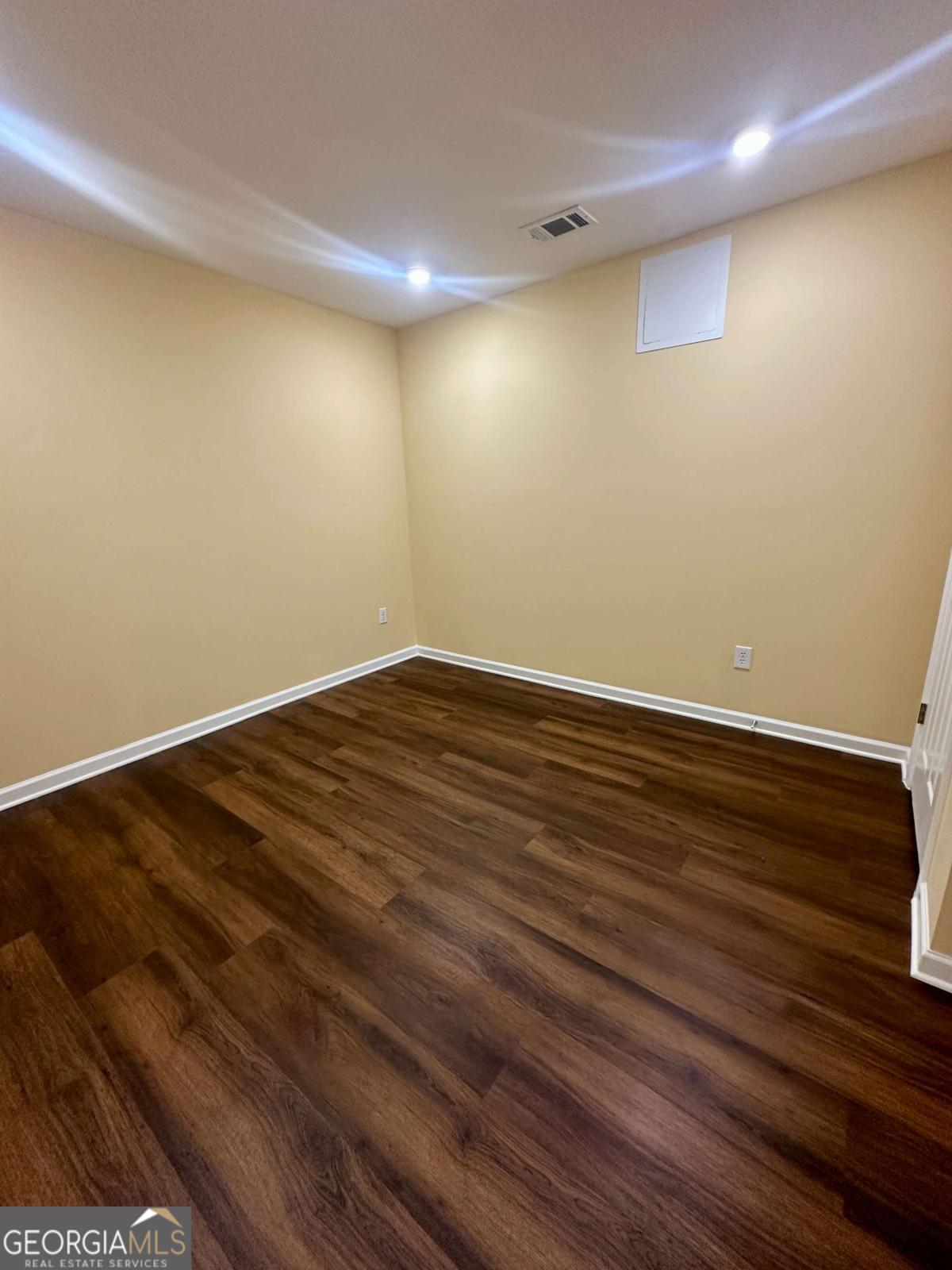 1051 Mariners Court Property Photo 26