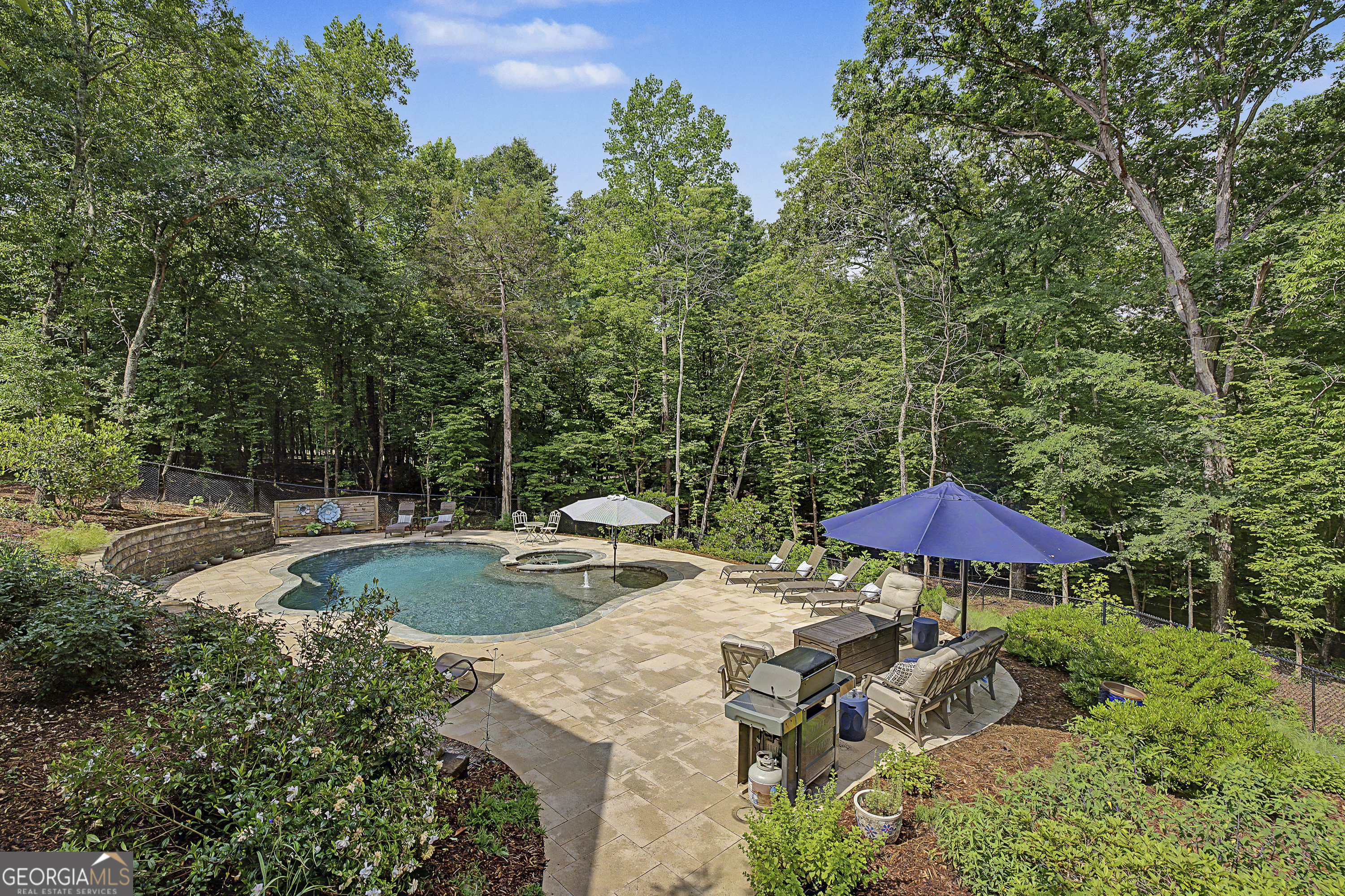 151 Hickory Pointe Drive Property Photo 3