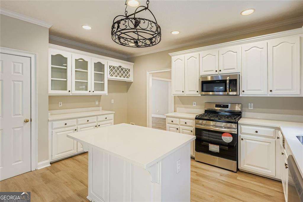 100 Hamilton Glen Court Property Photo 8