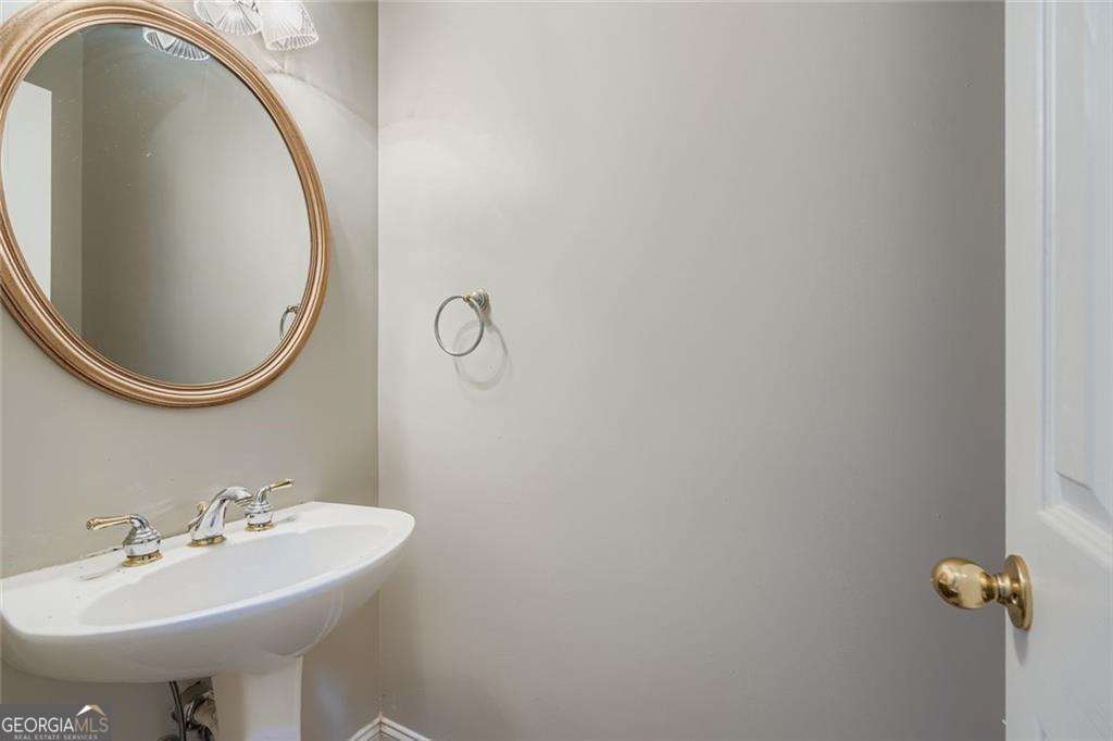 100 Hamilton Glen Court Property Photo 15