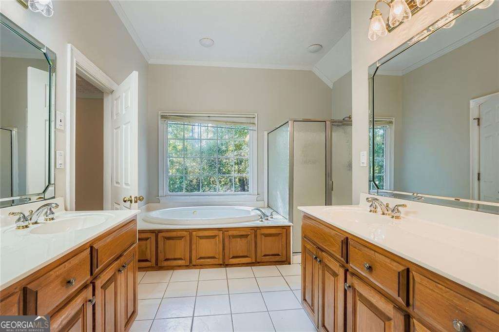 100 Hamilton Glen Court Property Photo 18