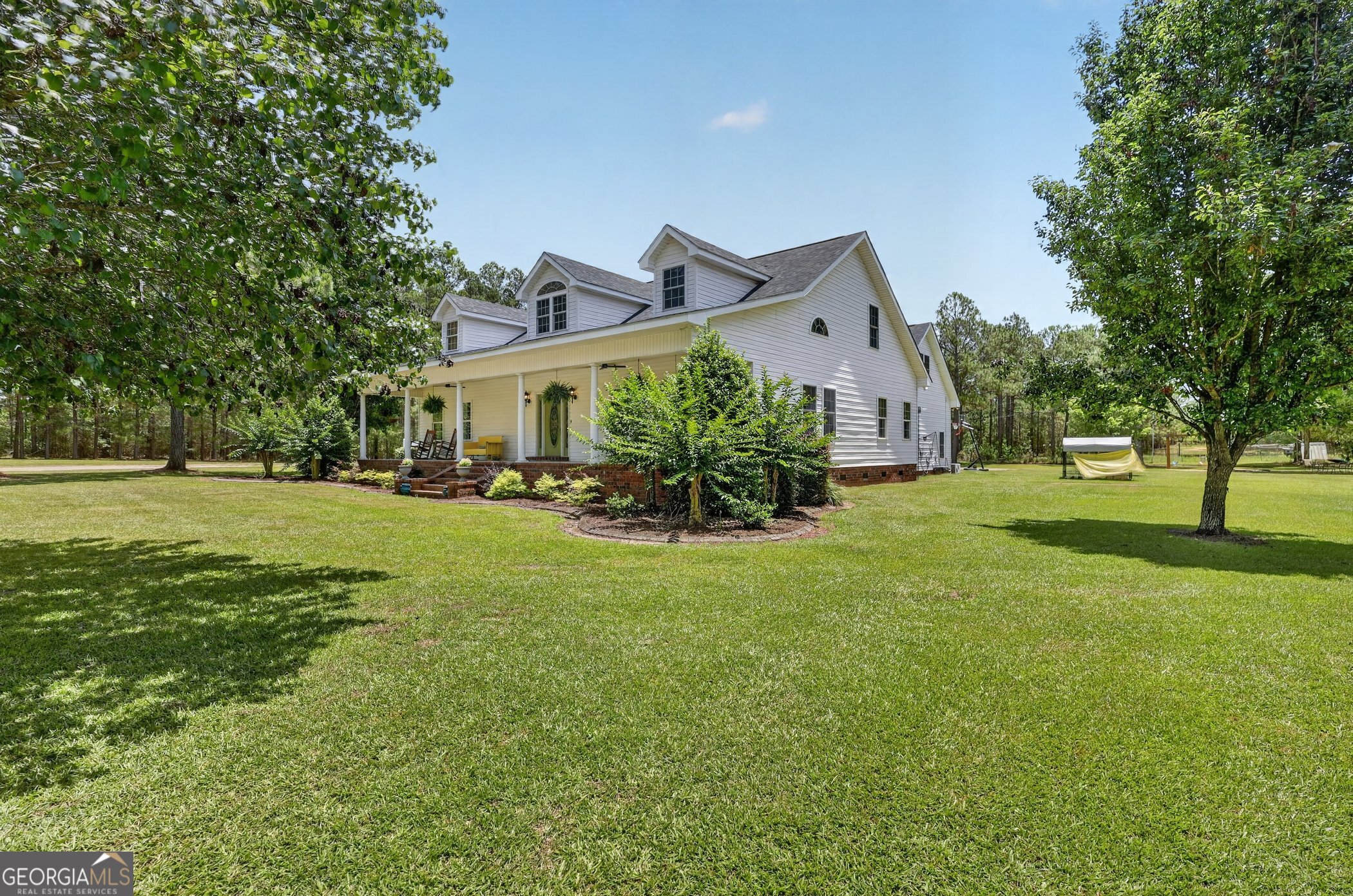 300 Johnson Drive Property Photo 2